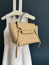 Lade das Bild in den Galerie-Viewer, CÉLINE BELT