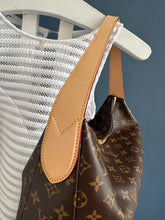 Lade das Bild in den Galerie-Viewer, LOUIS VUITTON SLOUCHY MM
