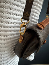 Lade das Bild in den Galerie-Viewer, LOUIS VUITTON MÉTIS