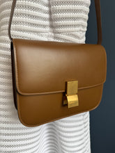 Lade das Bild in den Galerie-Viewer, CÉLINE BOX