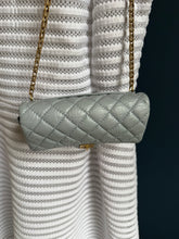 Lade das Bild in den Galerie-Viewer, CHANEL 2.55 GÜRTELTASCHE