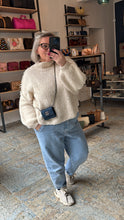 Lade das Bild in den Galerie-Viewer, CHANEL 19 WOC