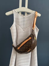 Lade das Bild in den Galerie-Viewer, LOUIS VUITTON BUMBAG
