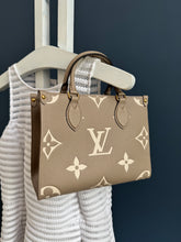 Lade das Bild in den Galerie-Viewer, LOUIS VUITTON ONTHEGO PM