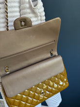 Lade das Bild in den Galerie-Viewer, CHANEL MAXI DOUBLE FLAP