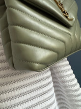 Lade das Bild in den Galerie-Viewer, YSL LOULOU SMALL