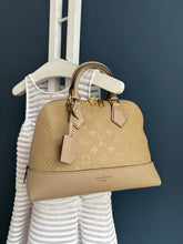Lade das Bild in den Galerie-Viewer, LOUIS VUITTON ALMA EMPREINTE