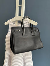 Lade das Bild in den Galerie-Viewer, YSL SAC DE JOUR