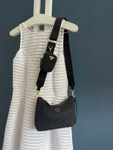 Lade das Bild in den Galerie-Viewer, PRADA RE-EDITION 2005 BAG