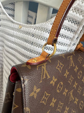 Lade das Bild in den Galerie-Viewer, LOUIS VUITTON CLUNY BB