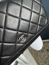 Lade das Bild in den Galerie-Viewer, CHANEL WOC