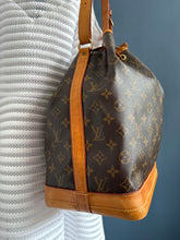 Lade das Bild in den Galerie-Viewer, LOUIS VUITTON NOÉ GRANDE
