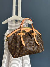 Lade das Bild in den Galerie-Viewer, LOUIS VUITTON TIVOLI