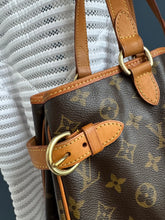 Lade das Bild in den Galerie-Viewer, LOUIS VUITTON BATIGNOLLES