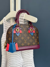 Lade das Bild in den Galerie-Viewer, LOUIS VUITTON ALMA BB LOVE BIRDS