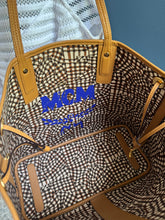 Lade das Bild in den Galerie-Viewer, MCM LIZ SHOPPER MEDIUM