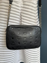 Lade das Bild in den Galerie-Viewer, MCM CAMERA BAG