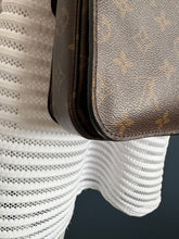 Lade das Bild in den Galerie-Viewer, LOUIS VUITTON MÉTIS