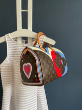 Lade das Bild in den Galerie-Viewer, LOUIS VUITTON SPEEDY 30 GAME ON