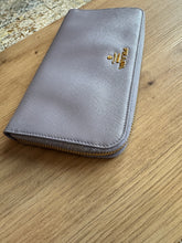 Lade das Bild in den Galerie-Viewer, PRADA GELDBÖRSE