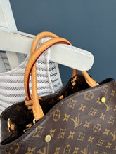 Lade das Bild in den Galerie-Viewer, LOUIS VUITTON MONTAIGNE
