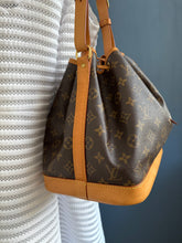 Lade das Bild in den Galerie-Viewer, LOUIS VUITTON PETIT NOÉ