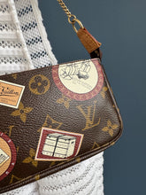 Lade das Bild in den Galerie-Viewer, LOUIS VUITTON MINI POCHETTE