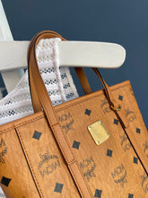 Lade das Bild in den Galerie-Viewer, MCM MINI TONI SHOPPER