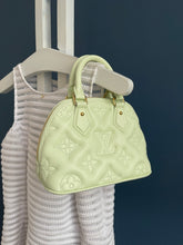 Lade das Bild in den Galerie-Viewer, LOUIS VUITTON ALMA BB  BUBBLEGRAM