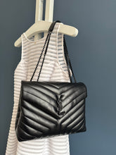 Lade das Bild in den Galerie-Viewer, YSL LOULOU MEDIUM