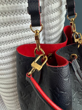 Lade das Bild in den Galerie-Viewer, LOUIS VUITTON NÉONOÉ EMPREINTE