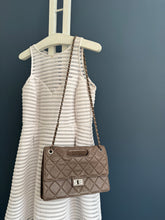 Lade das Bild in den Galerie-Viewer, CHANEL 2.55 DOUBLE FLAP