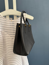 Lade das Bild in den Galerie-Viewer, PRADA GALLERIA