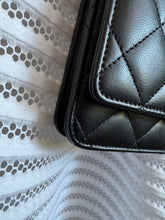 Lade das Bild in den Galerie-Viewer, CHANEL WOC