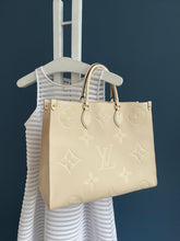 Lade das Bild in den Galerie-Viewer, LOUIS VUITTON ONTHEGO GM EMPREINTE