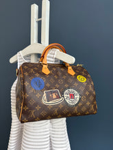 Lade das Bild in den Galerie-Viewer, LOUIS VUITTON WORLD TOUR SPEEDY 30