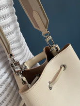 Lade das Bild in den Galerie-Viewer, LOUIS VUITTON NÉONOÉ BB EPI