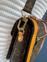 Lade das Bild in den Galerie-Viewer, LOUIS VUITTON MÉTIS SUMMER TRANK