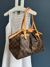 Lade das Bild in den Galerie-Viewer, LOUIS VUITTON TIVOLI