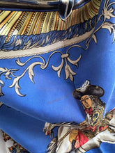 Lade das Bild in den Galerie-Viewer, HERMÉS CARE 90x90