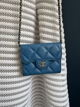 Lade das Bild in den Galerie-Viewer, CHANEL MINI WOC