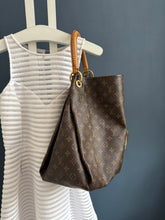 Lade das Bild in den Galerie-Viewer, LOUIS VUITTON ARTSY GM