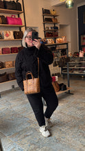 Lade das Bild in den Galerie-Viewer, MCM TONI MINI SHOPPER