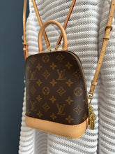 Lade das Bild in den Galerie-Viewer, LOUIS VUITTON ALMA RUCKSACK