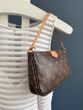 Lade das Bild in den Galerie-Viewer, LOUIS VUITTON POCHETTE
