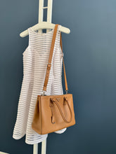 Lade das Bild in den Galerie-Viewer, PRADA GALLERIA