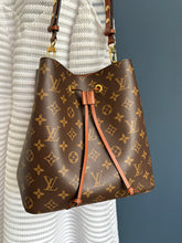 Lade das Bild in den Galerie-Viewer, LOUIS VUITTON NÉONOÉ