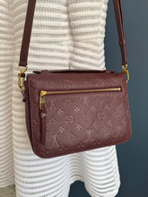 Lade das Bild in den Galerie-Viewer, LOUIS VUITTON MÉTIS WINE