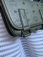 Lade das Bild in den Galerie-Viewer, MCM AREN MASSENGER