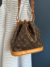 Lade das Bild in den Galerie-Viewer, LOUIS VUITTON PETIT NOÉ